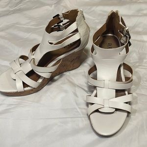 White 8 1/2 Wedges